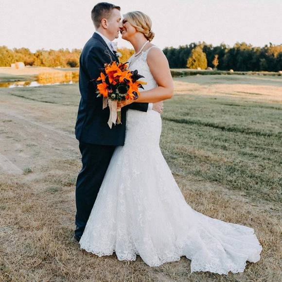 Meet your Posher, Erica - Picture 1 of 1